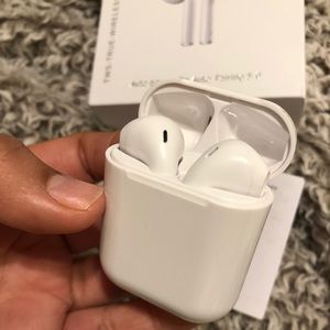 i12 AirPods